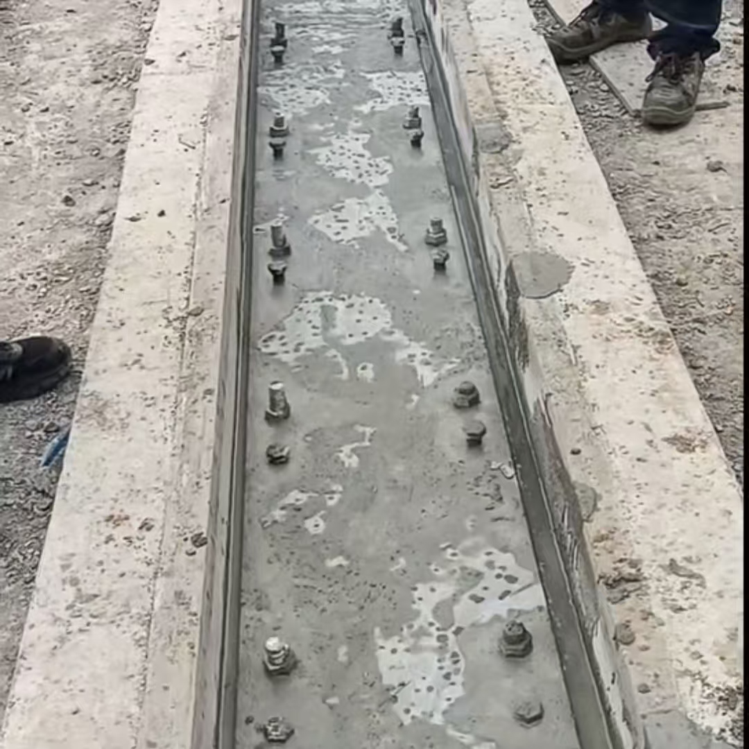 余杭港口码头起重机龙门吊重型机械设备稳固用早强快凝轨道胶泥
